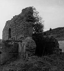 (PD) Photo: Keystone-Mast Company The chapel at Mission La Purísima Concepción in ruins, circa 1900.